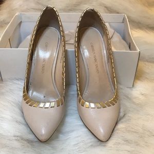 Carmen Marc Valvo Cream and Gold pumps